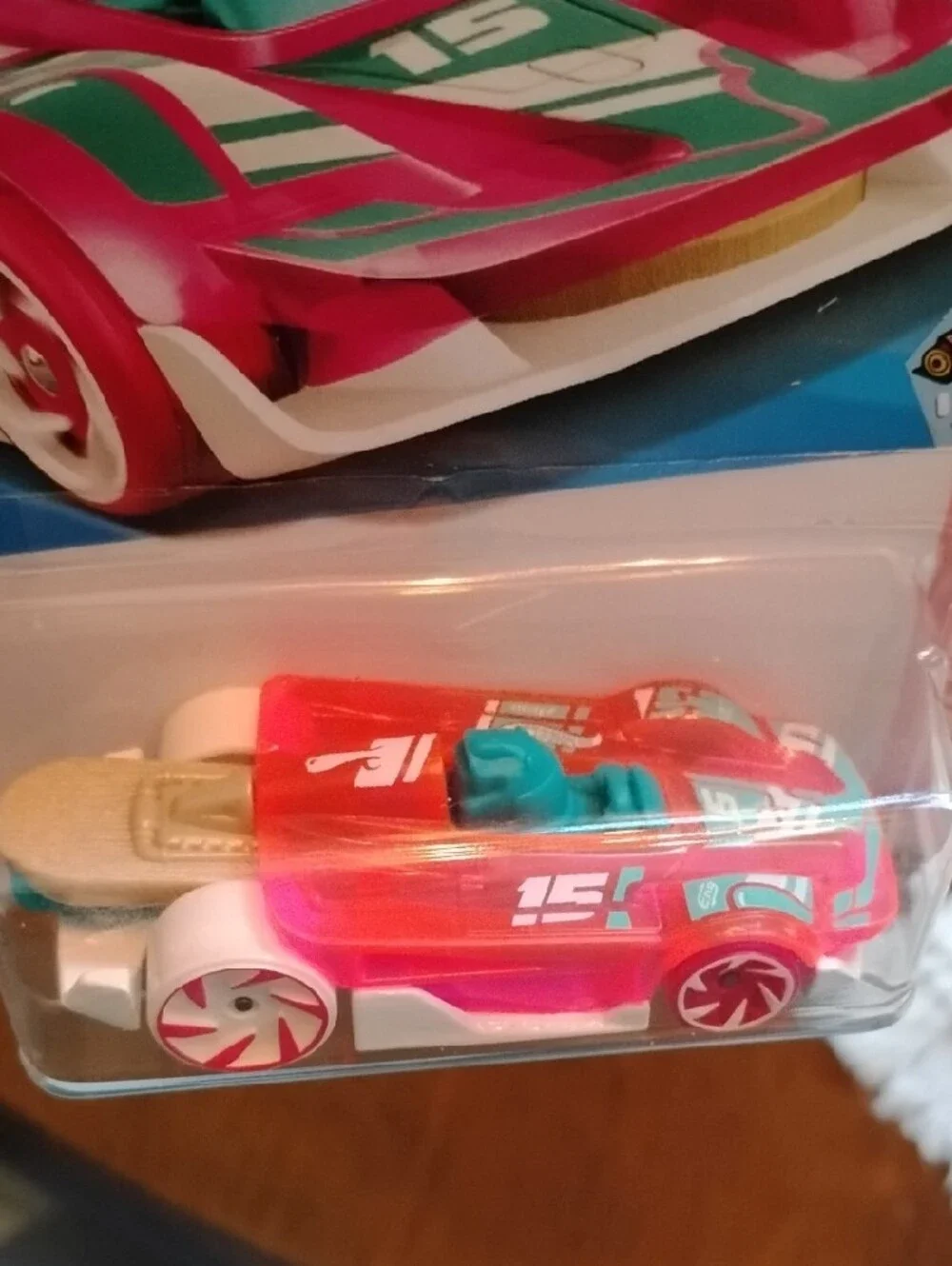 Mattel Hot Wheels Mad Drip Toy Car - Pink, Teal & White